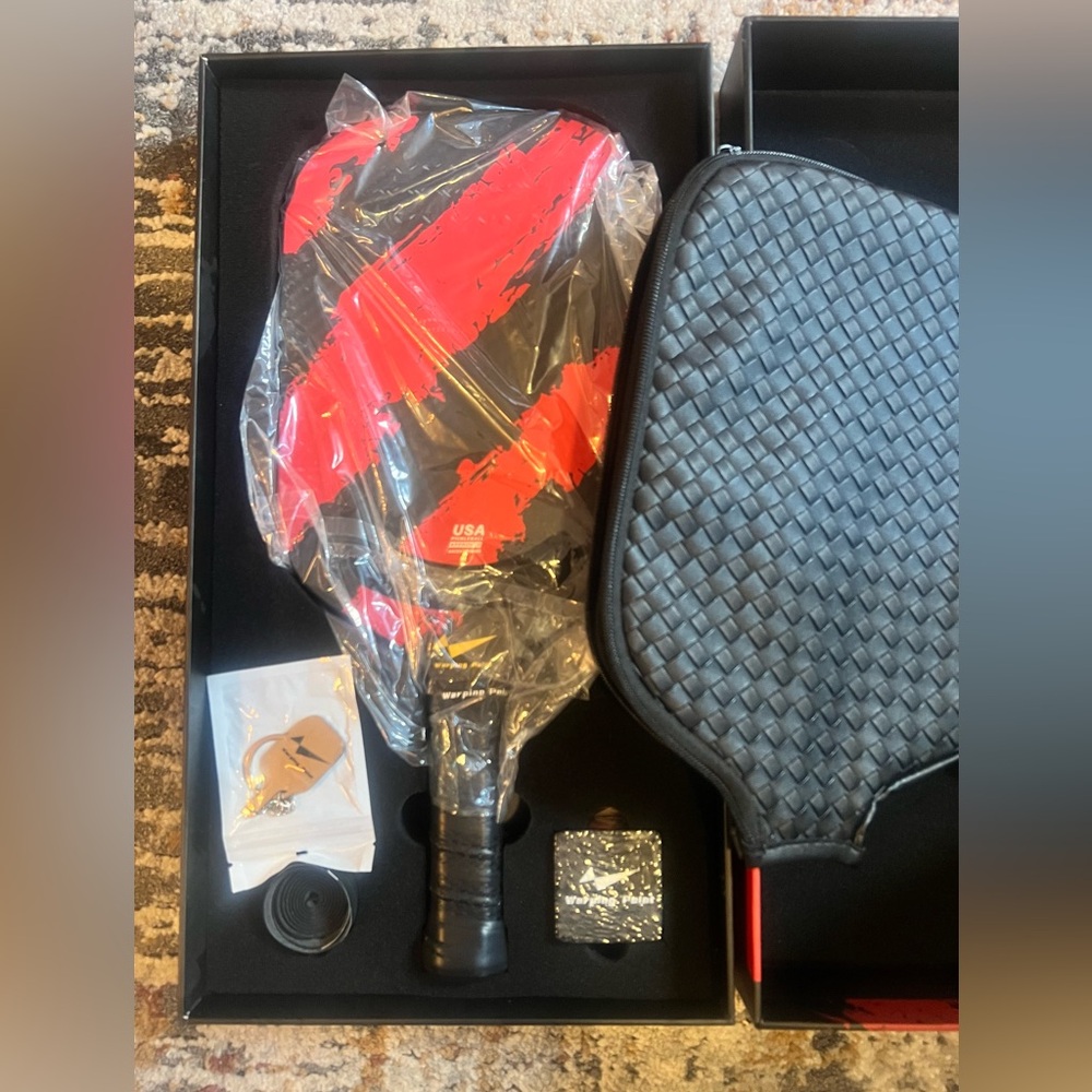 New Pro Warping carbon fiber Pickleball paddle and case - Picture 2 of 11